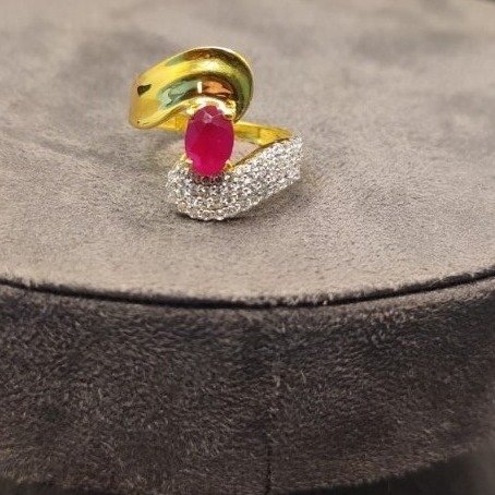 22kt gold  pink stone ring