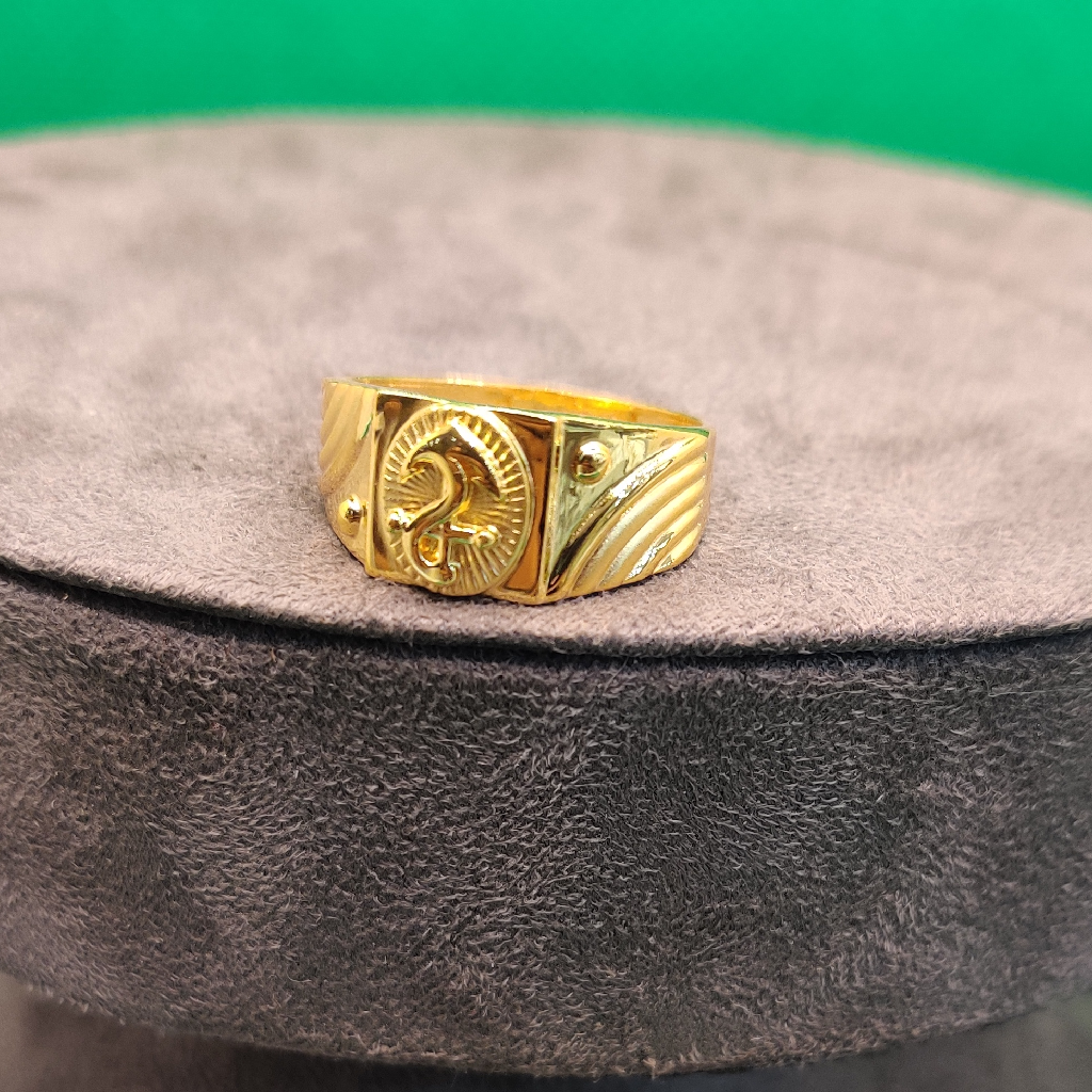 916 gold fancy gents ring